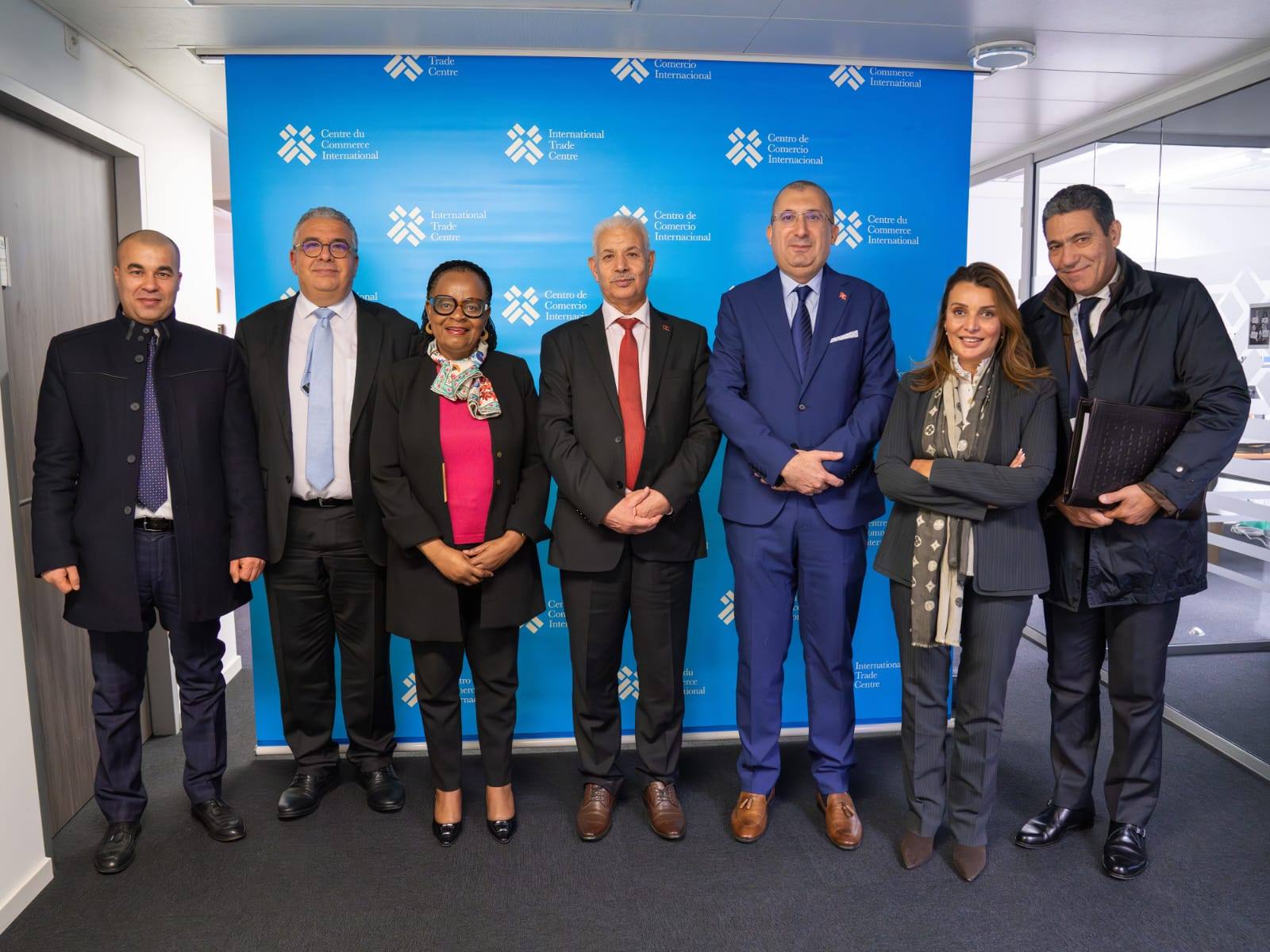 جنيف : على هامش  استعراض السياسات التجارية لتونس بمقر المنظمة العالمية للتجارة وزير التجارة وتنمية الصادرات  يعقد سلسلة من اللقاءات الثنائية