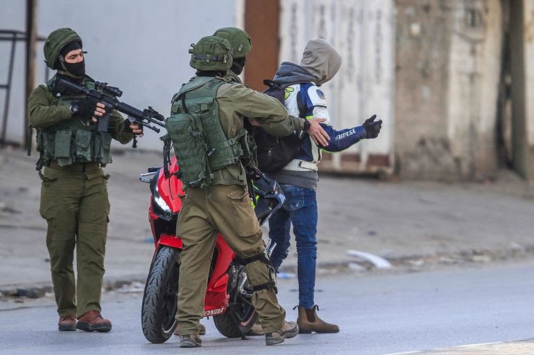 الضفة الغربية: الاحتلال الصهيوني يحتجز 162 فلسطينيا خلال يومين