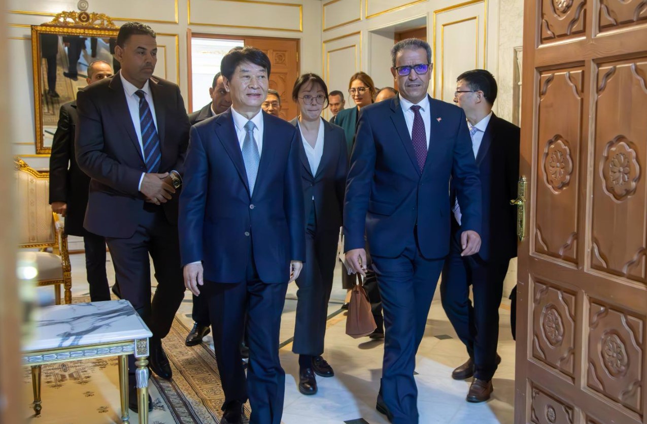 رئيس مجلس الجهات والأقاليم يلتقي نائب رئيس المجلس الوطني للمؤتمر الإستشاري السياسي الصيني