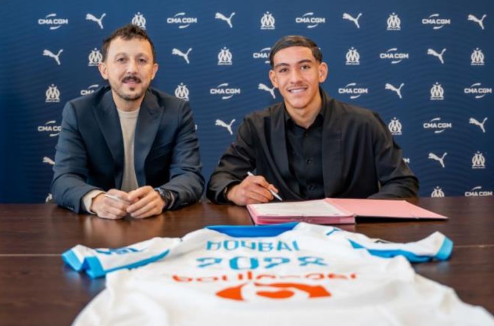 أولمبيك مرسيليا يتعاقد مع اللاعب التونسي أنيس دوبال