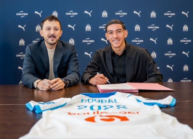 أولمبيك مرسيليا يتعاقد مع اللاعب التونسي أنيس دوبال