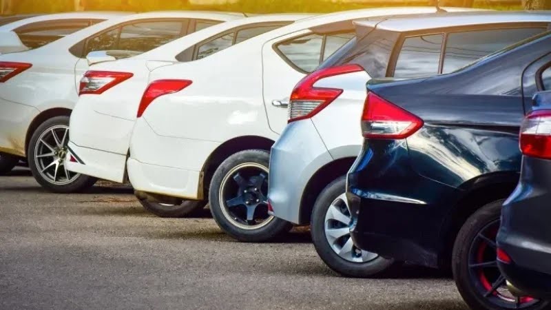 البرلمان يُقر فصلا يمنح امتيازا جبائيًا عند توريد سيارة مستعملة أو جديدة أو اقتنائها من السوق المحلية وفق شروط مضبوطة