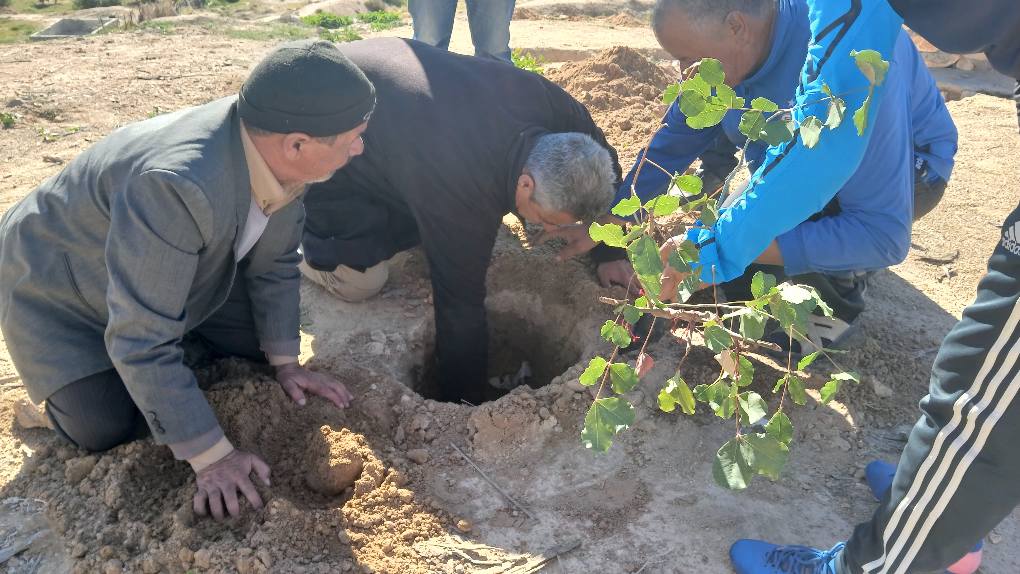  جرجيس : تنفيذ حملة تشجير ونظافة بهضبة وجبل السويحل ببادرة من مكونات المجتمع المدني