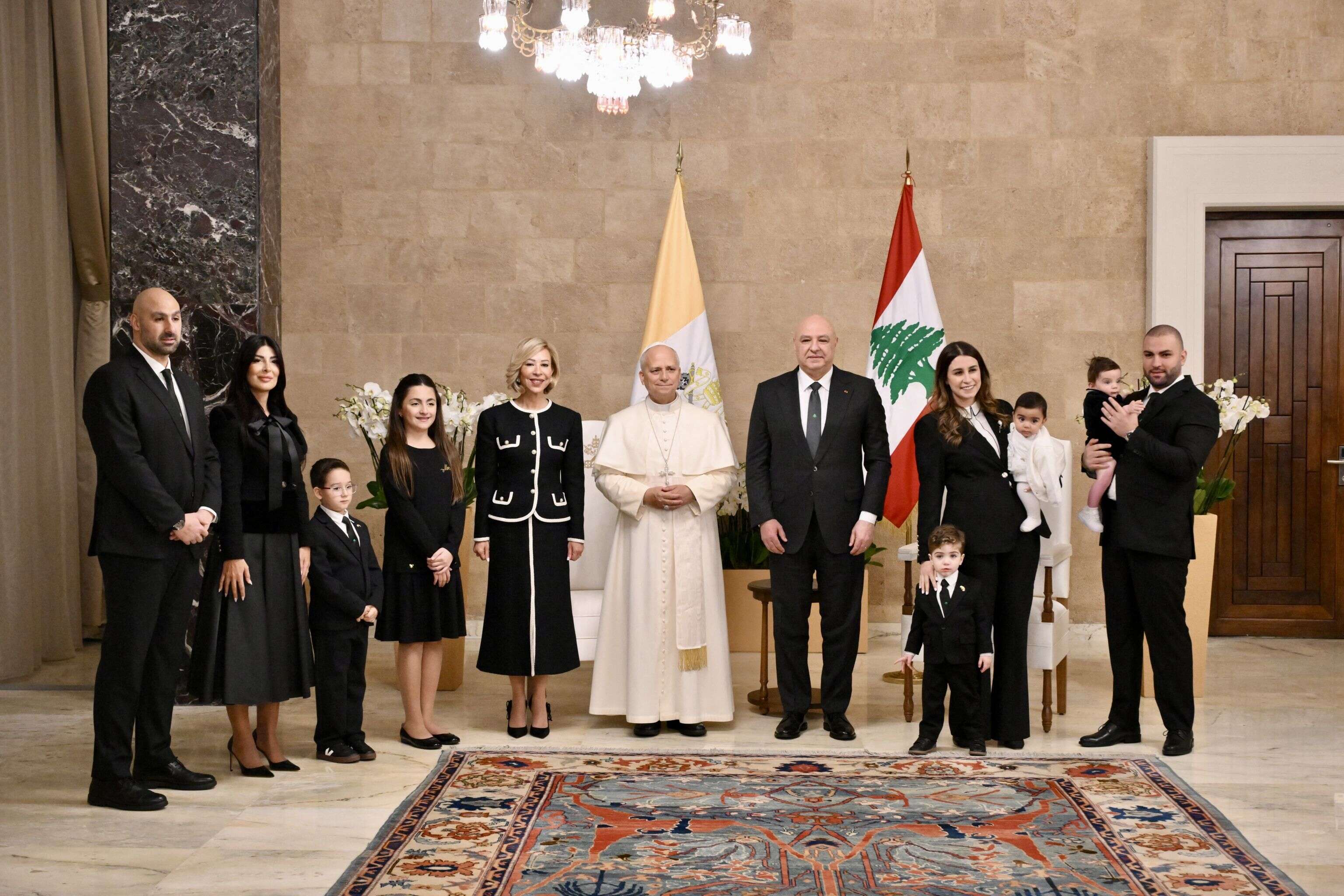 لبنان ..عون يرحب بالبابا:باقون ولن نموت ولن نستسلم