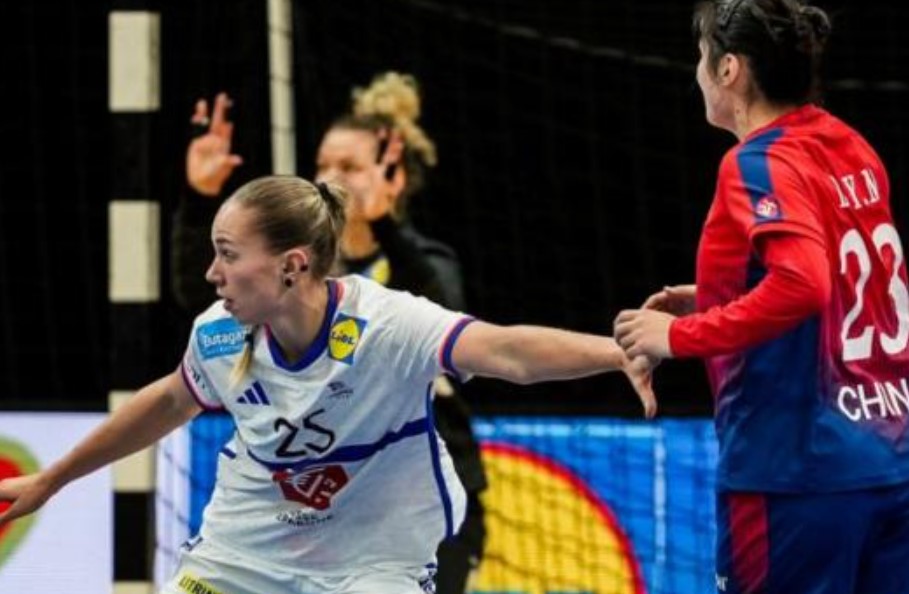 بطولة العالم لكرة اليد سيدات : فوز المنتخب الفرنسي على نظيره الصيني 47 - 21