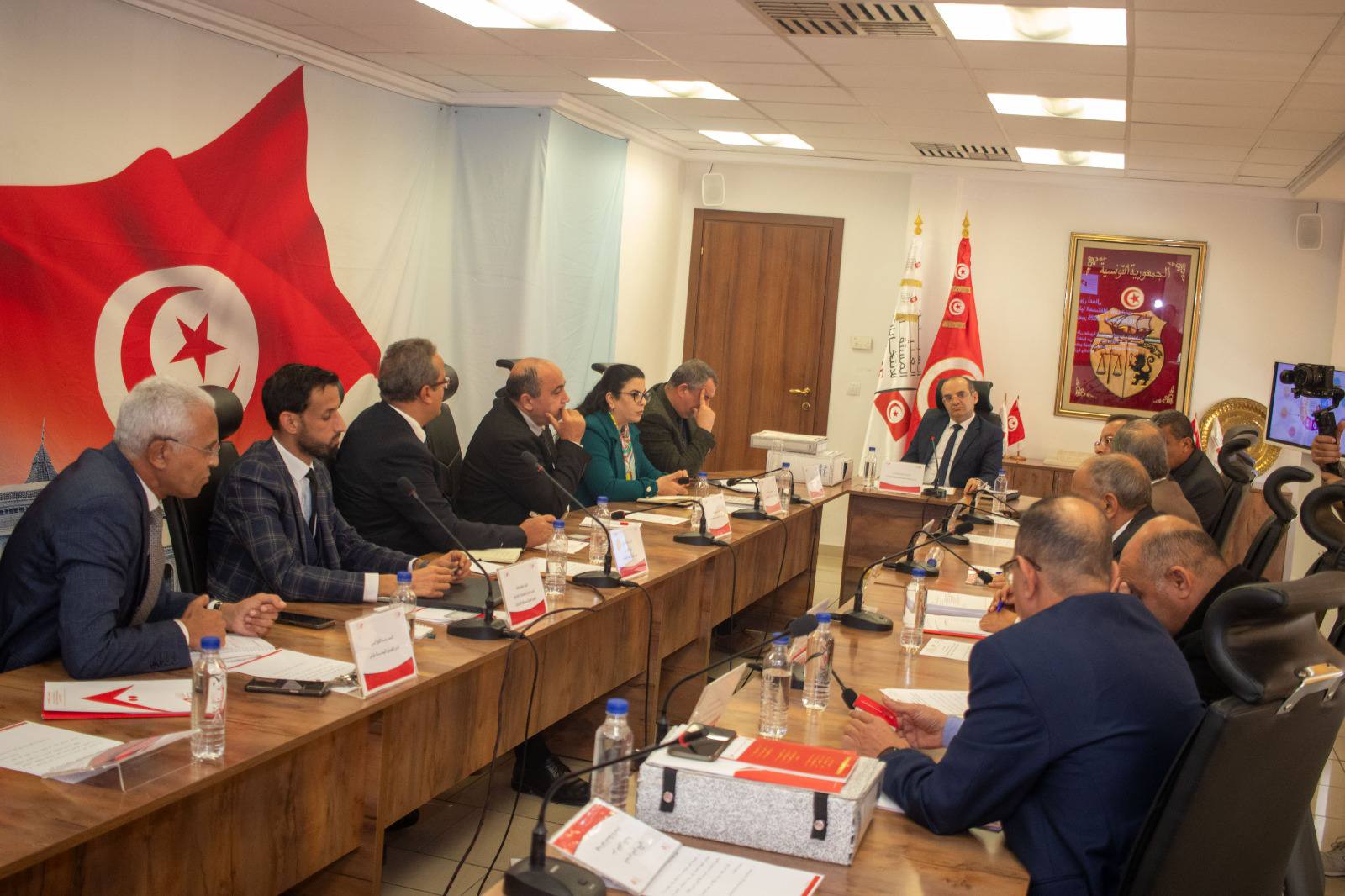 مجلس هيئة الانتخابات يصادق على نتائج قرعة التناوب على عضوية المجالس الجهوية والتداول على رئاسة المجالس المحلية والجهوية