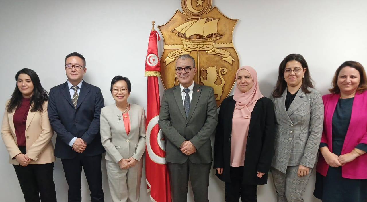 وزير الإقتصاد يلتقي بالمستشارة الخاصة لنائب رئيس البنك الآسيوي للإستثمار في البنية التحتية.