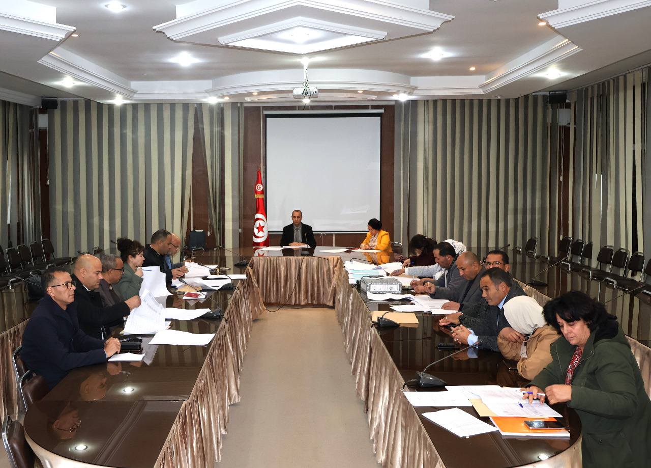 سليانة : المصادقة على القائمات الإسمية للمترشحين للإنتفاع بالبرنامج الخصوصي للسكن الإجتماعي عنصر إزالة المساكن البدائية .