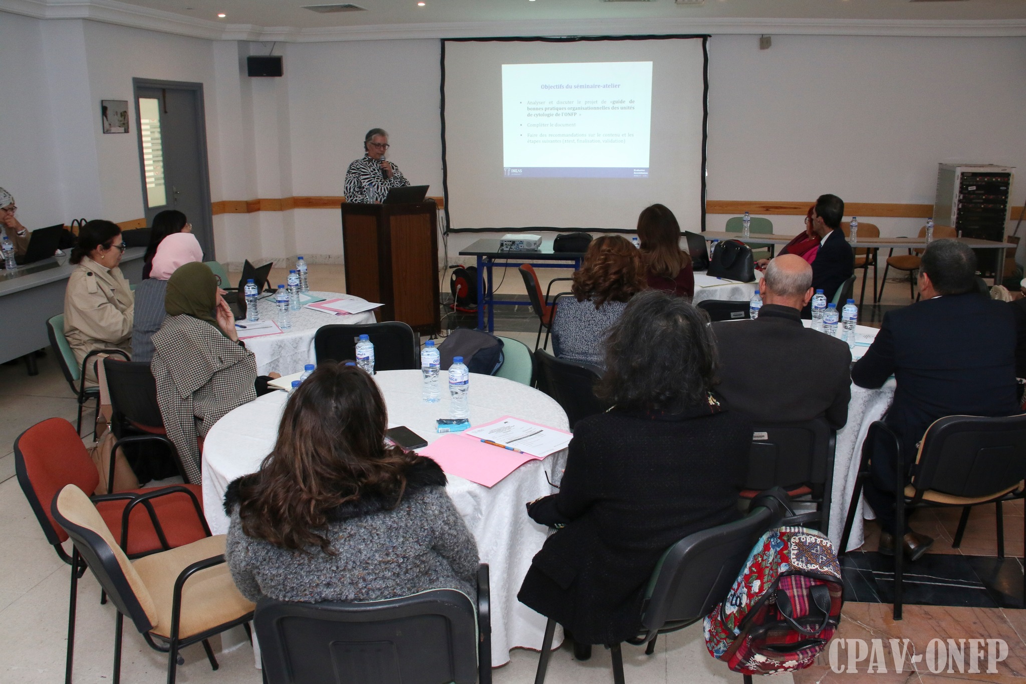 ندوة علمية لقراءة ومراجعة "دليل الممارسات الجيدة لتنظيم وحدات علم الخلايا التابعة له"