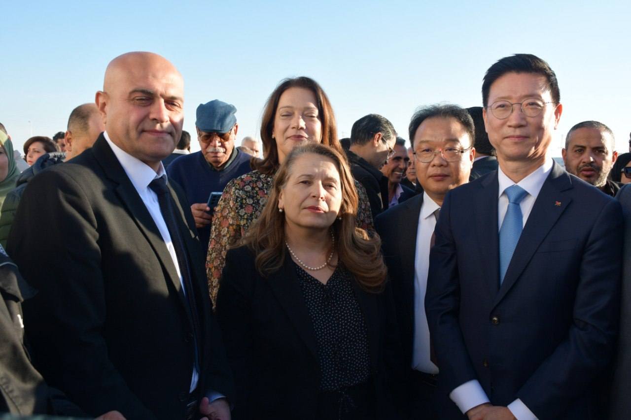 وزيرة الصناعة والطاقة والمناجم تضع حجر أساس لإحداث الوحدة الخامسة لمؤسسة "يورا" الكورية الجنوبية المنتصبة بالقيروان