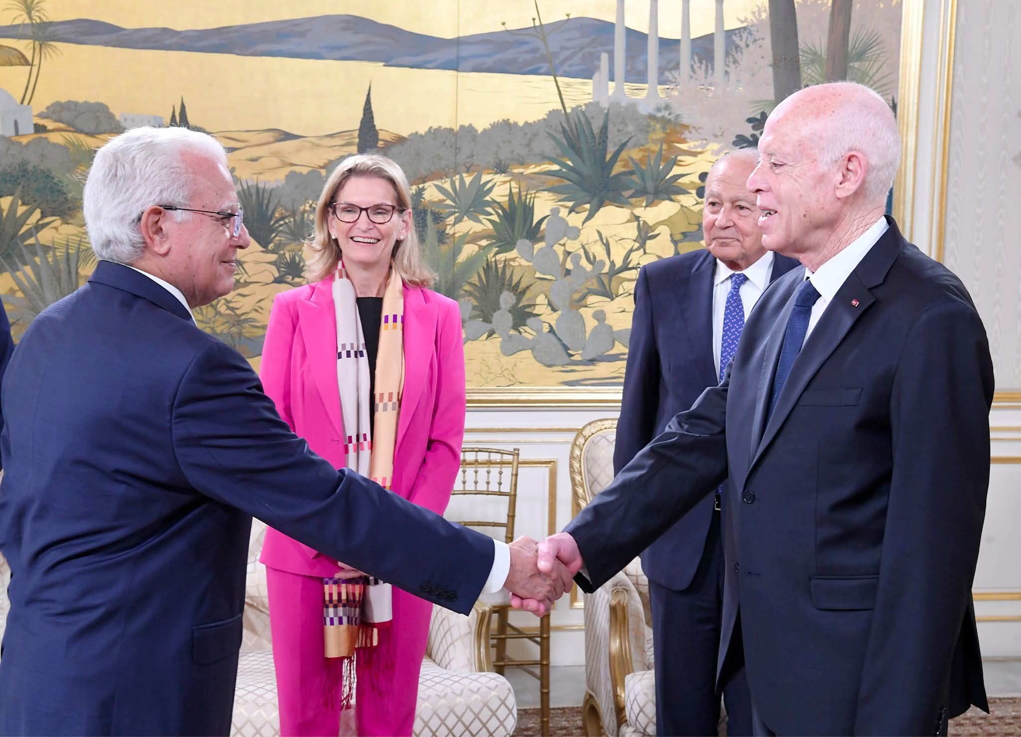 رئيس الجمهورية يشدد على ضرورة أن تكون البلاد العربية كلّها في موعد مع التحوّلات الرقمية