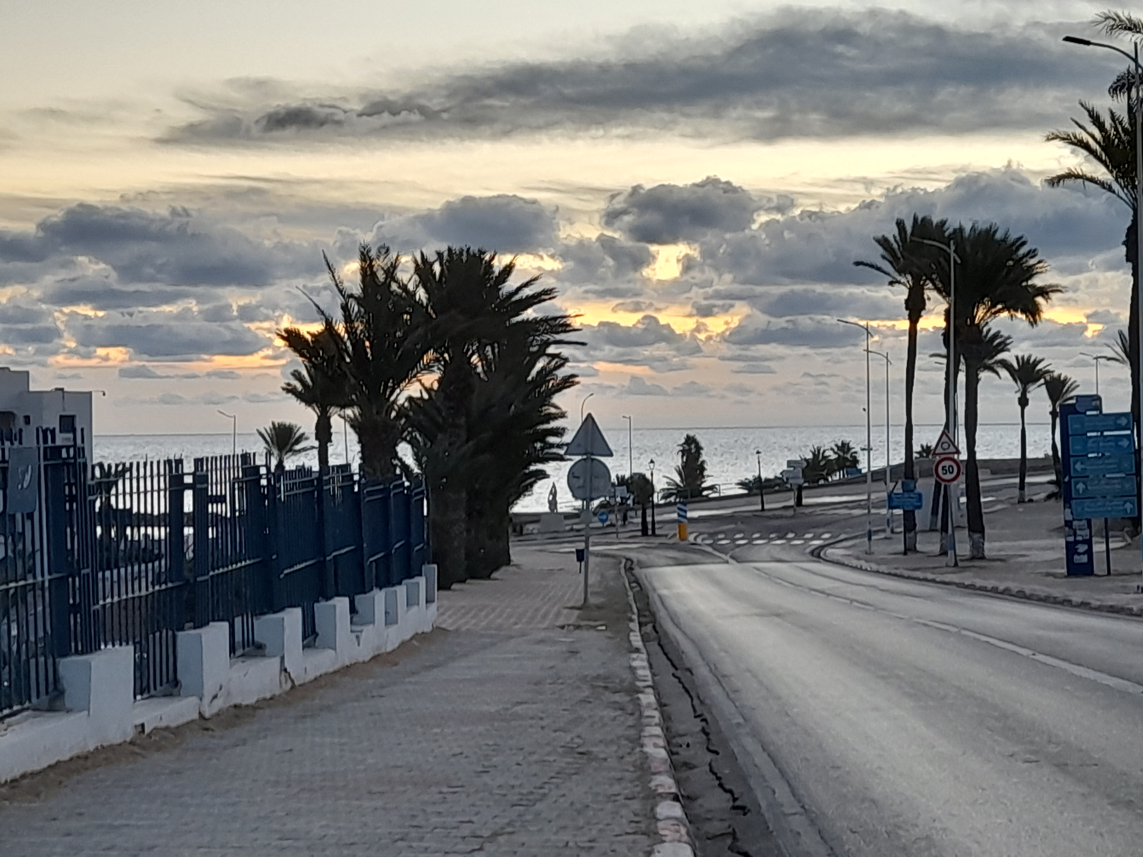 ظهر اليوم:انخفاض في درجات الحرارة ونزول أمطار، الى غاية يوم الجمعة