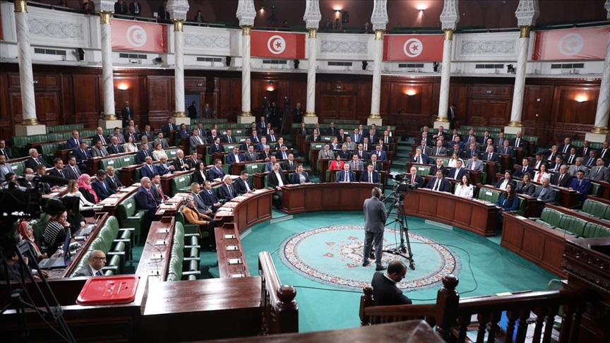 مشروع قانون المالية 2026: المصادقة على الفصل الإضافي عدد 117 المتعلق بتيسير وضعية الأشخاص المعنيين بالديون غير الجبائية المثقلة