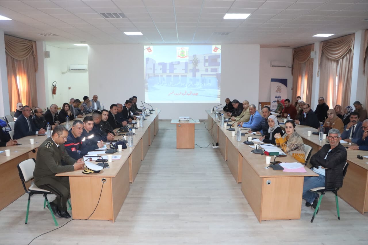 المنستير : اجتماع اللجنة الجهوية لتفادي الكوارث ومجابهتها لتقييم مستوى الاستعداد لموسم الأمطار والتقلبات المناخية