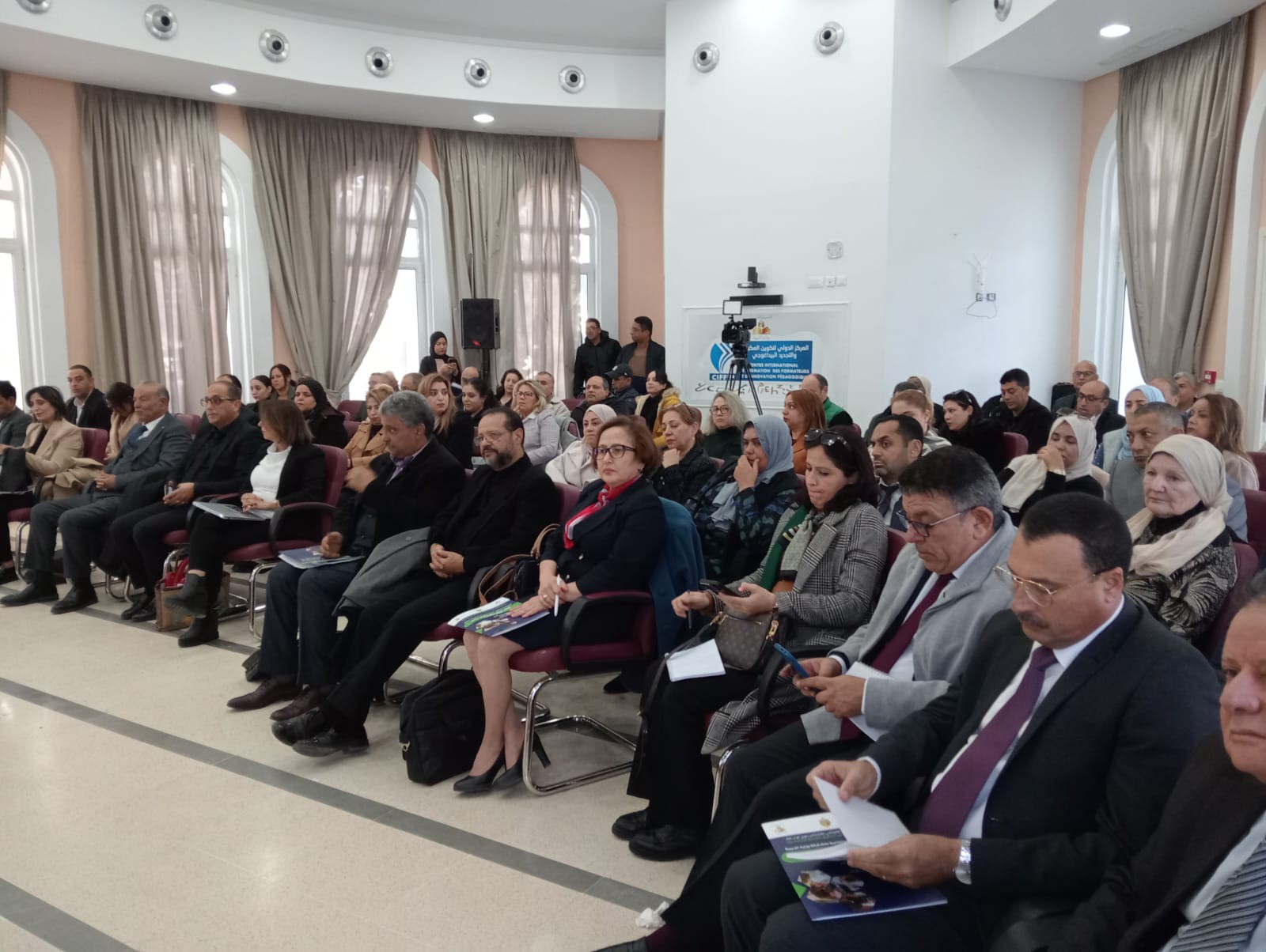 احتفالا باليوم العالمي والوطني للأشخاص ذوي الإعاقة: ملتقى وطني لانطلاق برنامج الدمج المدرسي