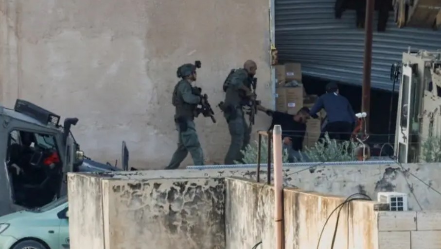 الخارجية الفلسطينية : الاحتلال الصهيوني يتعمد استهداف المواطنين بهدف القتل أو التسبب في إعاقة دائمة لهم