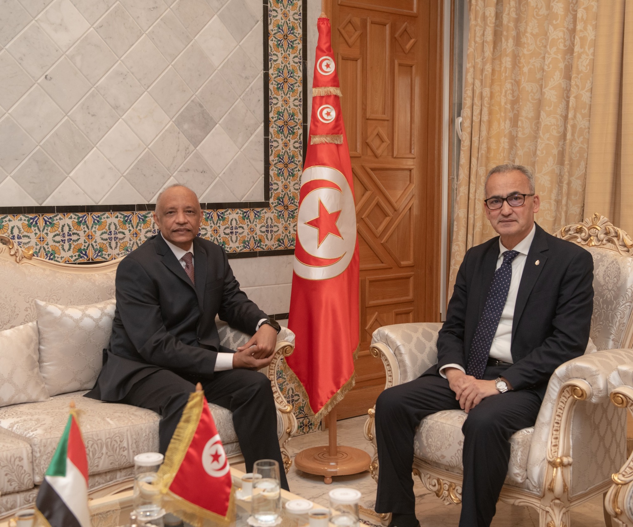 كاتب الدولة لدى وزير الشؤون الخارجية يلتقي سفير السودان بتونس