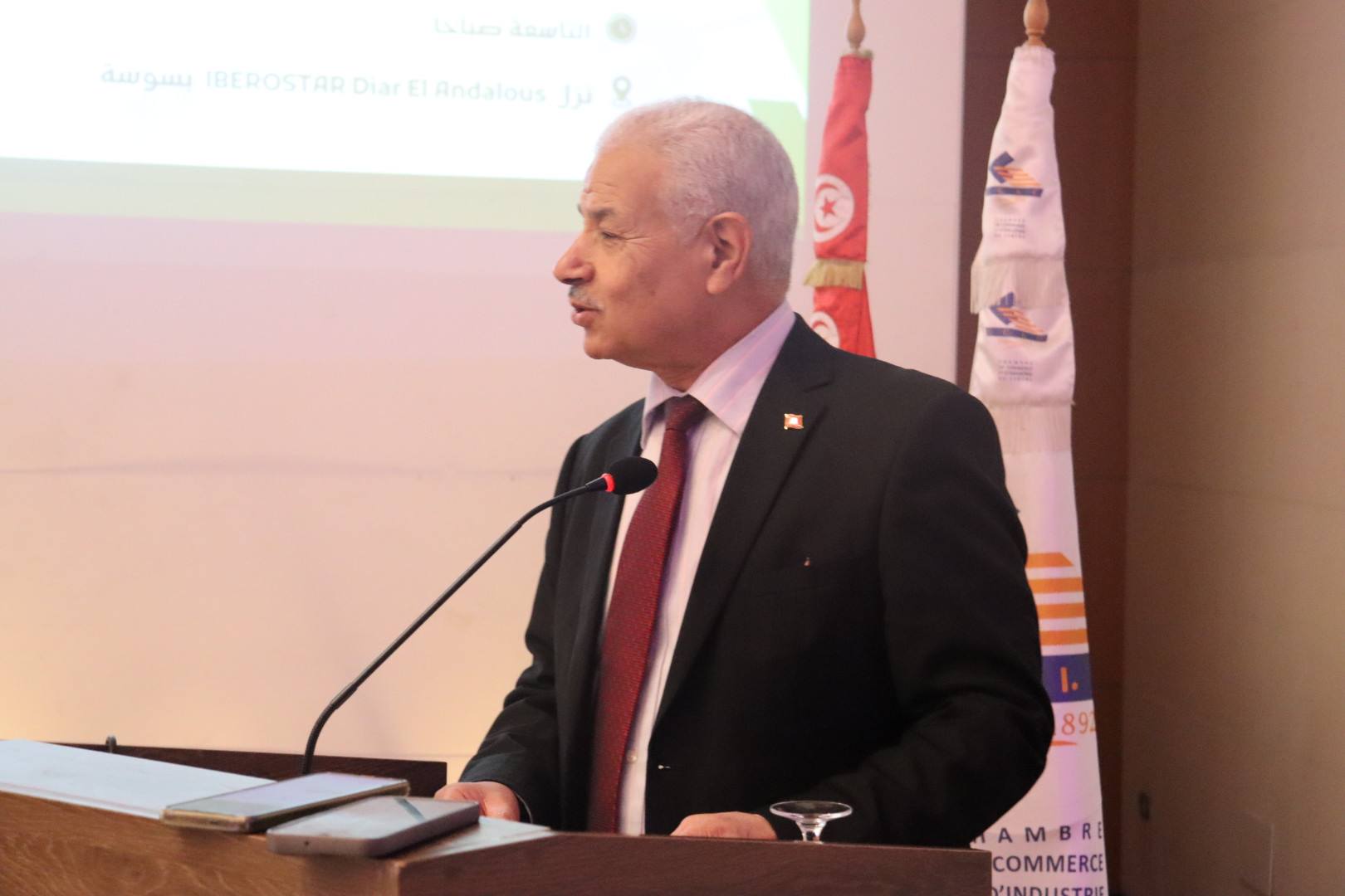 وزير التجارة يؤكد حرص الدولة على مساندة المؤسسات الناشطة في مجال زيت الزيتون، و الدور الهام للبحث العلمي في هذا القطاع