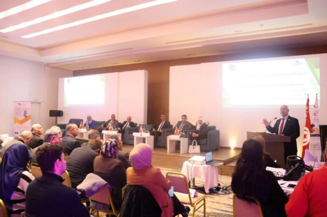 وزير التجارة يؤكد حرص الدولة على مساندة المؤسسات الناشطة في مجال زيت الزيتون، و الدور الهام للبحث العلمي في هذا القطاع