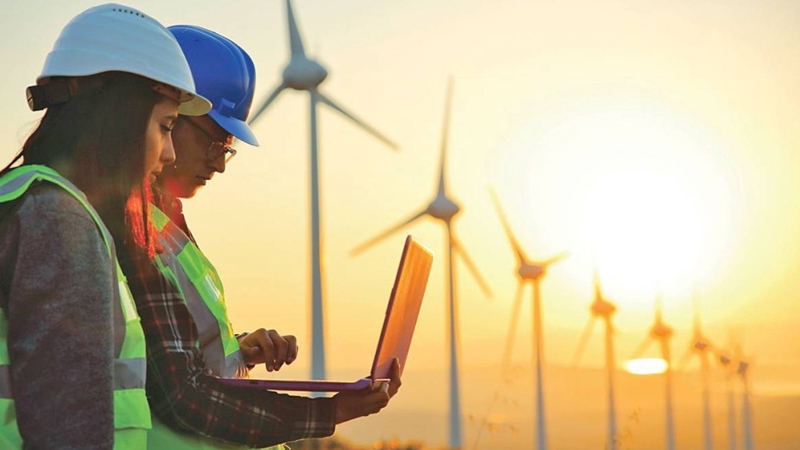 خبير في التخطيط الاستراتيجي: ضرورة العمل على 4 توجهات كبرى لدعم تواجد المرأة في القطاع الطاقي