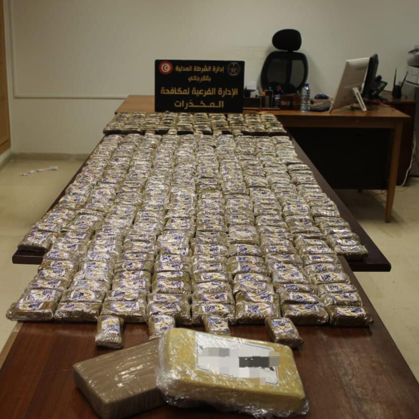 وزارة الداخلية : ضبط كميات من المخدرات و ايقاف عدد من المتورطين في تهريبها 