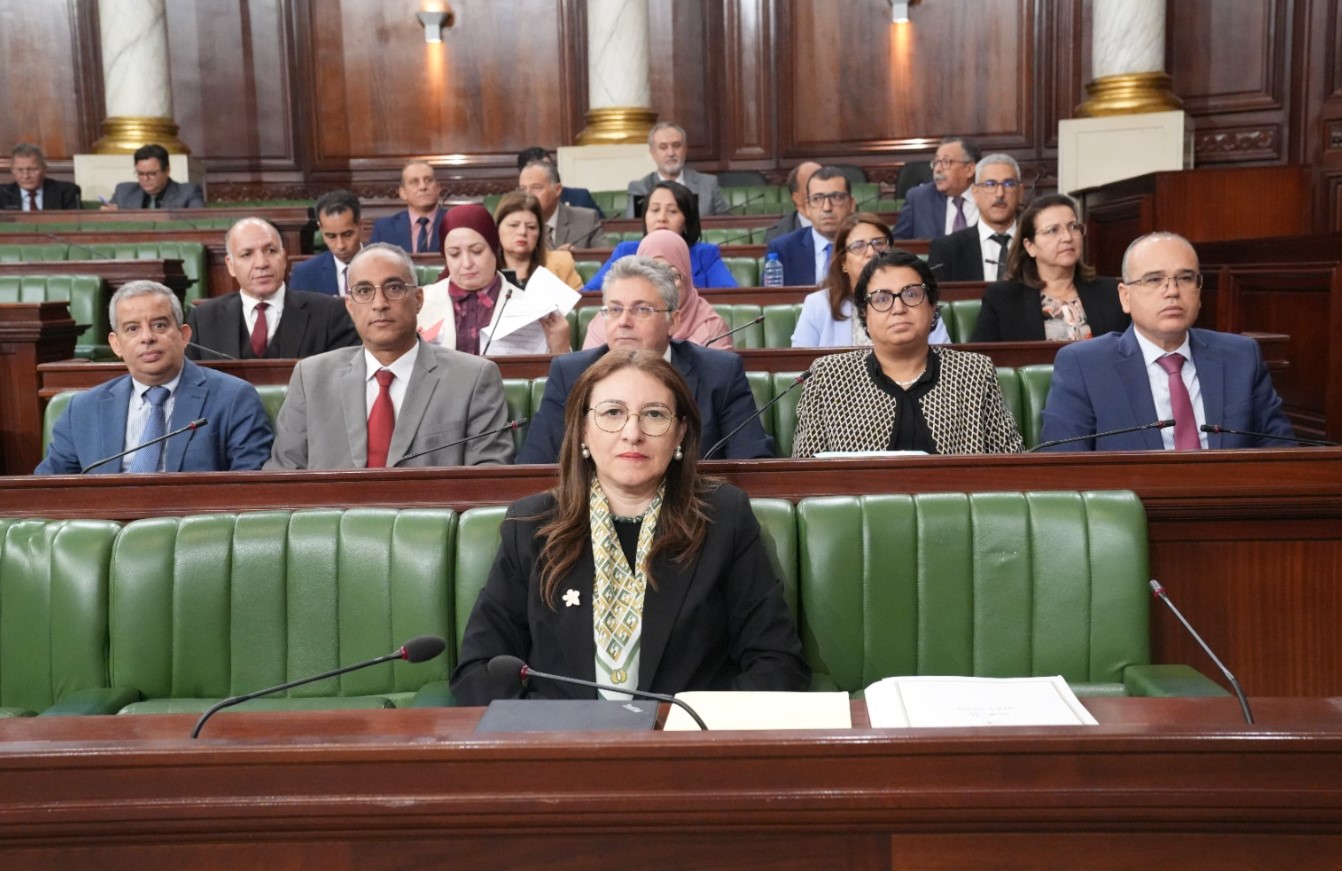 مشروع قانون المالية 2026، وزيرة المالية تطلب رفع الجلسة العامة المسائية  