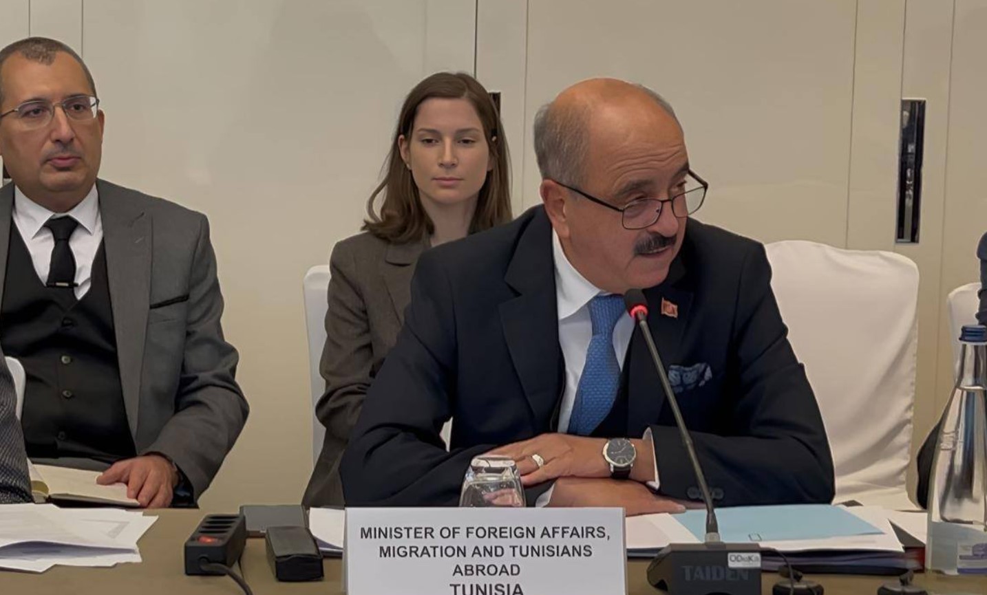 وزير الخارجية يُذكر في جنيف بموقف تونس الرافض بأن تكون دولة عبور أو أرض إقامة للمهاجرين غير النظاميين