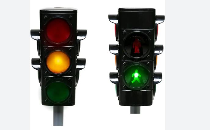  تجربة أولى من نوعها في تونس:  تشغيل أضواء المرور الخاصة بالمترجلين بشارع 14 جانفي بالمنطقة السياحية بسوسة.