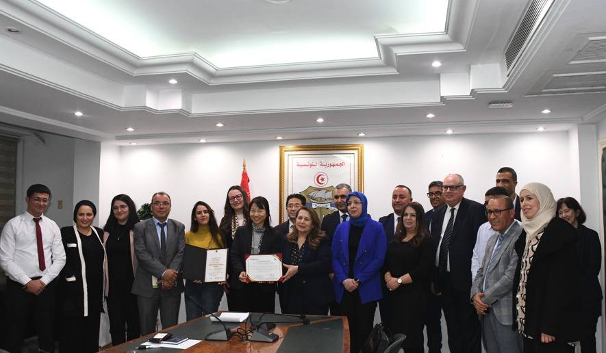 وزيرة الصناعة تشرف على موكب توقيع مذكرة تفاهم لادارة وتسيير مركز تونس للتميز " كايزان "