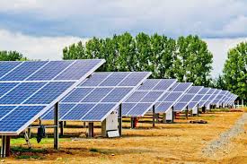 Loi de Finances 2026 : la commission paritaire planche sur la taxe des panneaux solaires