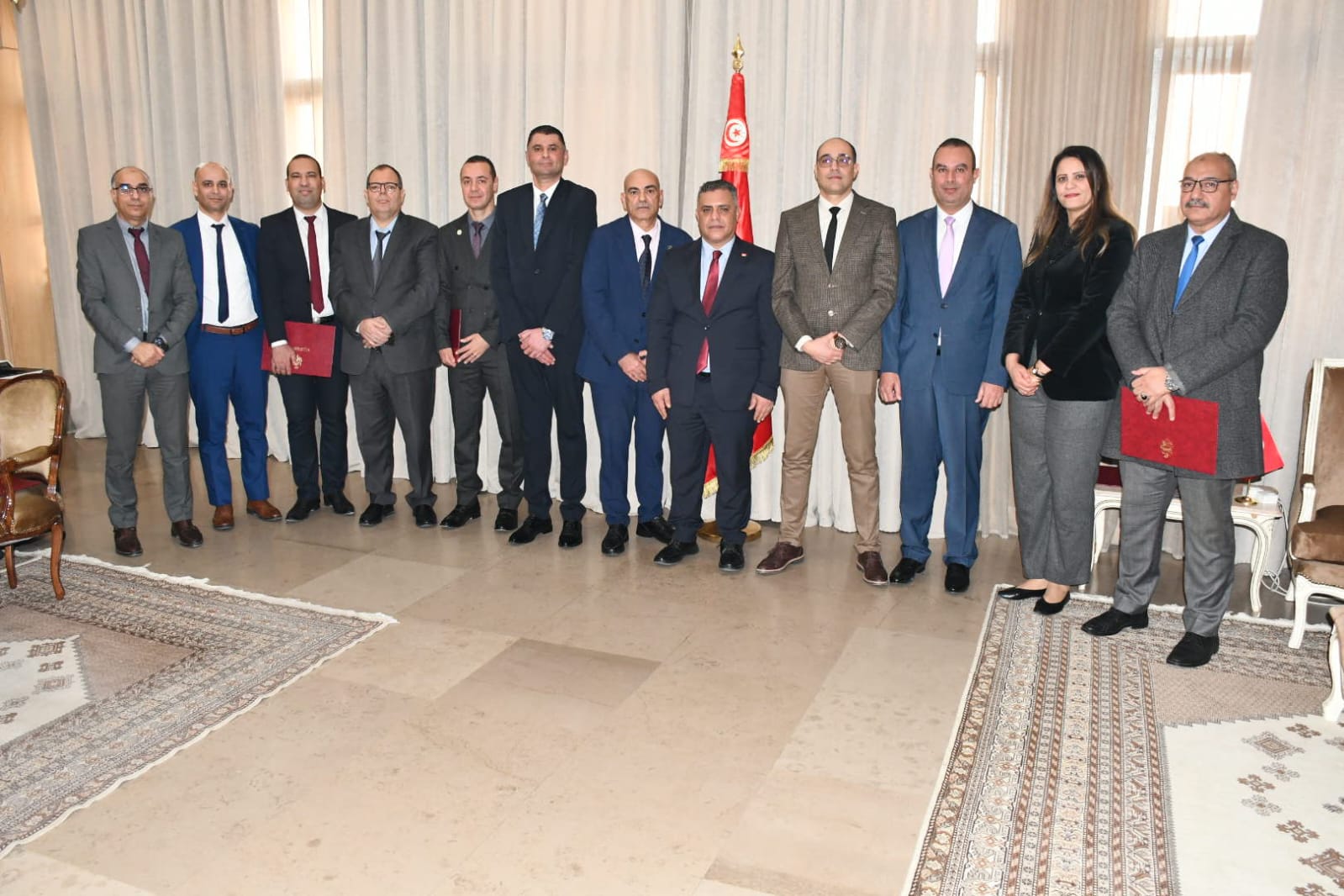 وزير الدّاخليّة يُشرفُ على تكريم عدد من الإطارات الأمنيّة