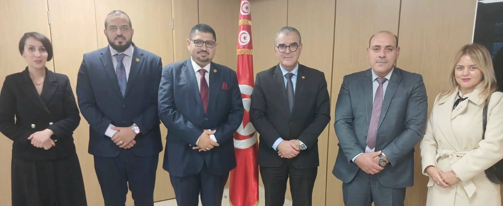 استكمال مسار احتضان تونس لمركز التميز الإفريقي للأسواق الشاملة محور لقاء وزير الإقتصاد بمديره التنفيذي