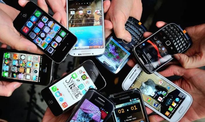 امتلاك هواتف ذكية قبل سن المراهقة يرتبط بمخاطر صحية