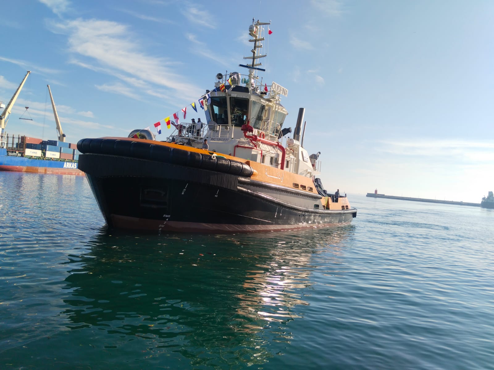 الجرّار البحري "أوذنة" يصل ميناء سوسة