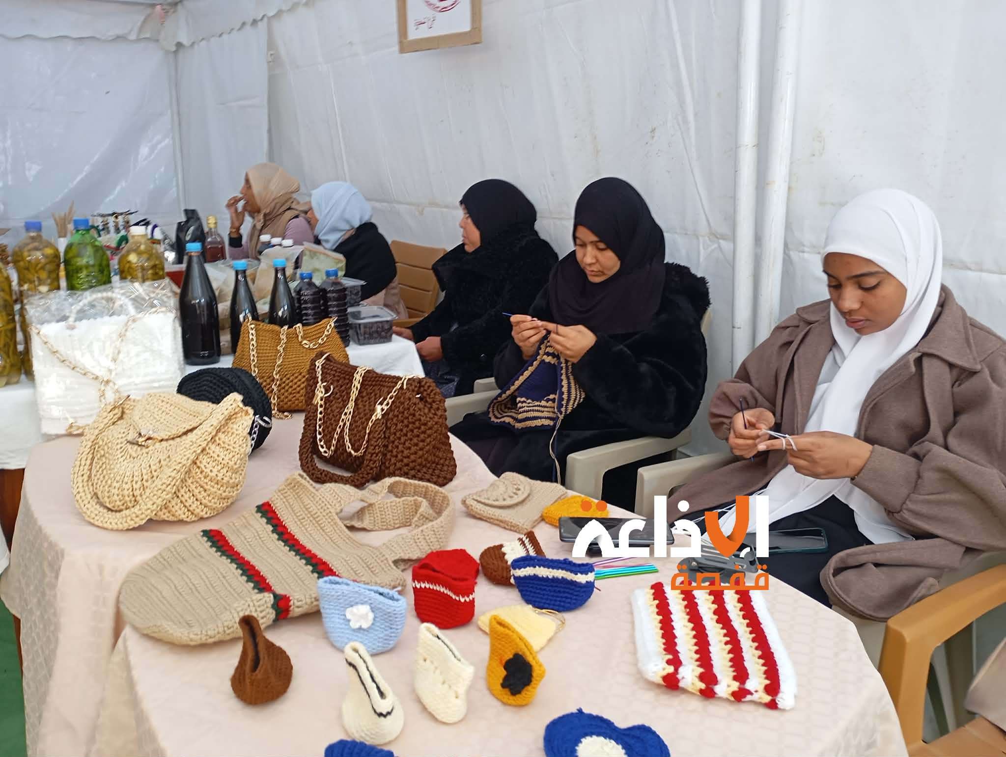 توزر: تنظم معرضا للصناعات التقليدية لفائدة عدد من الحرفيات من مختلف مناطق الجريد