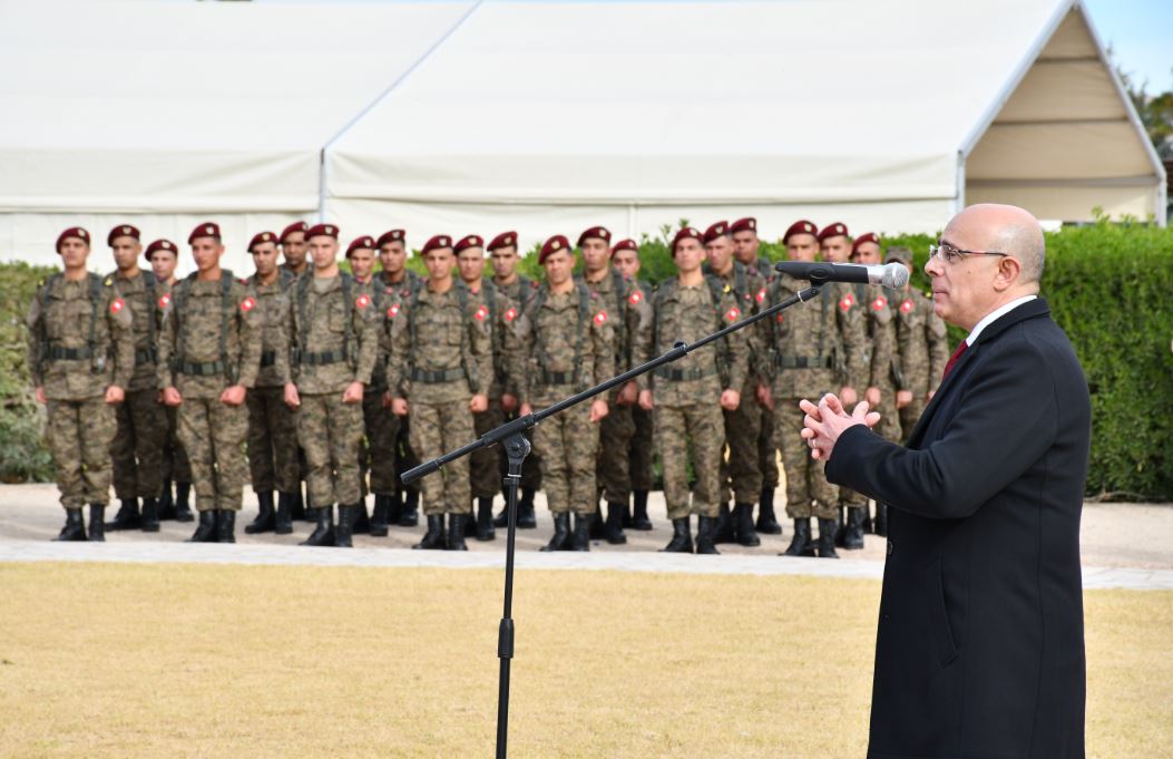 الكاف: وزير الدفاع يتفقّد عددا من الوحدات العسكرية ويزور مقرّ المحكمة العسكرية الابتدائية الدائمة