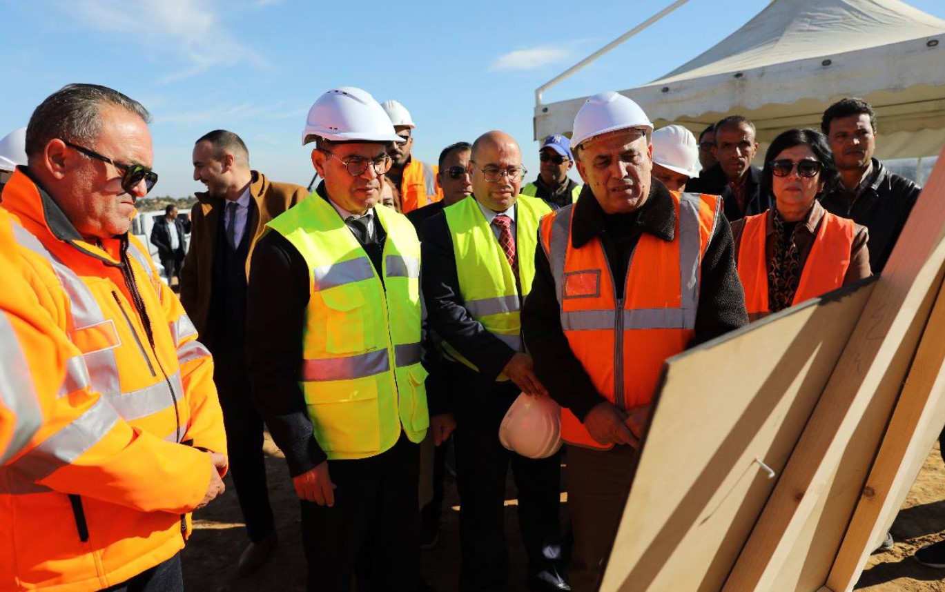 وزير التجهيز يطلع على تقدم الأشغال في القسطين 3 و4 من مشروع الطريق السيارة تونس- جلمة