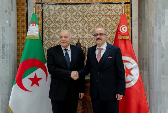 وزيرا خارجية تونس والجزائر يشرفان على اجتماع لجنة المتابعة التحضيرية للدورة الـ 23 للجنة الكبرى المشتركة