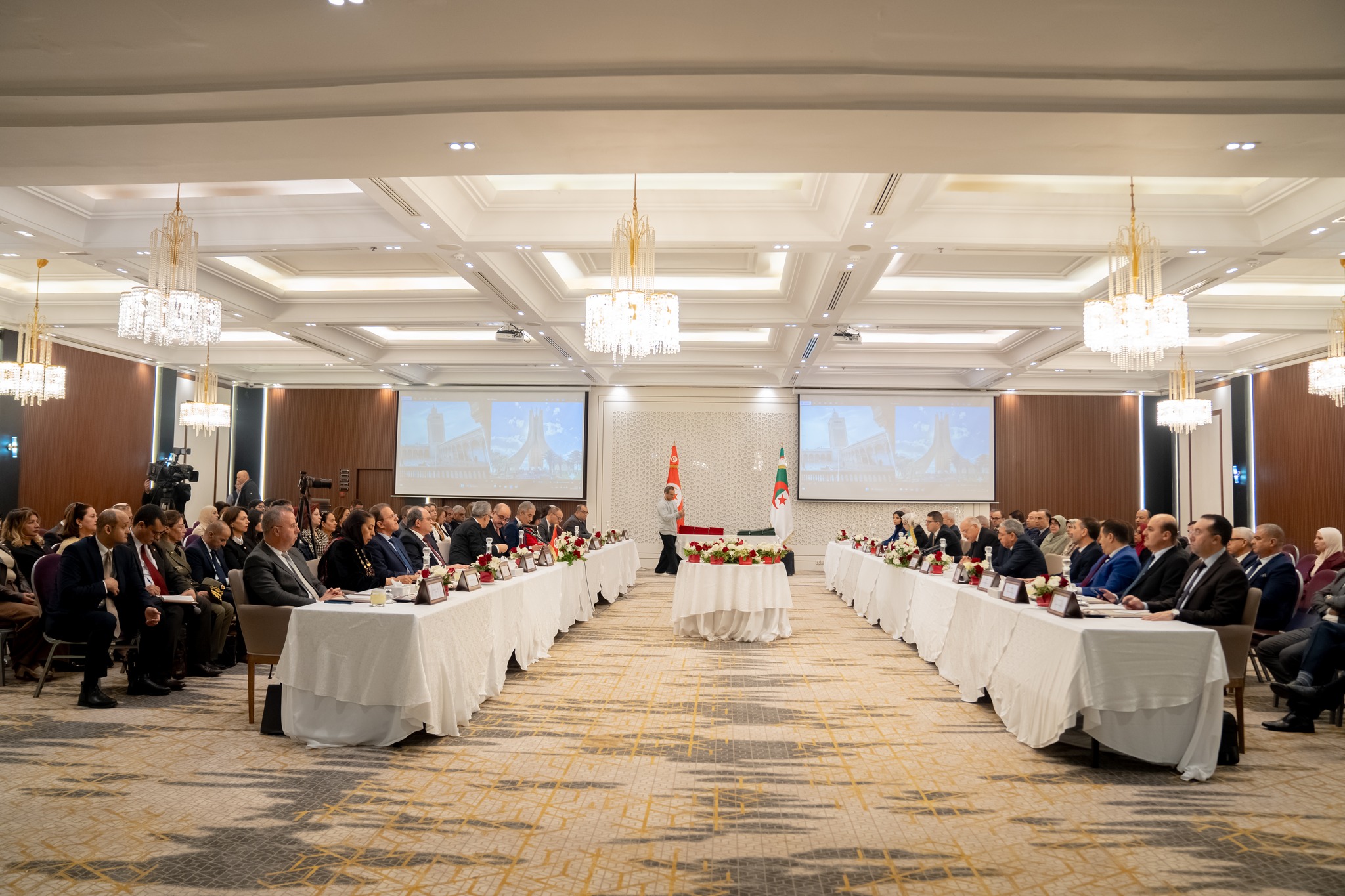 اجتماع لجنة المتابعة التحضيرية للجنة الكبرى المشتركة التونسية الجزائرية