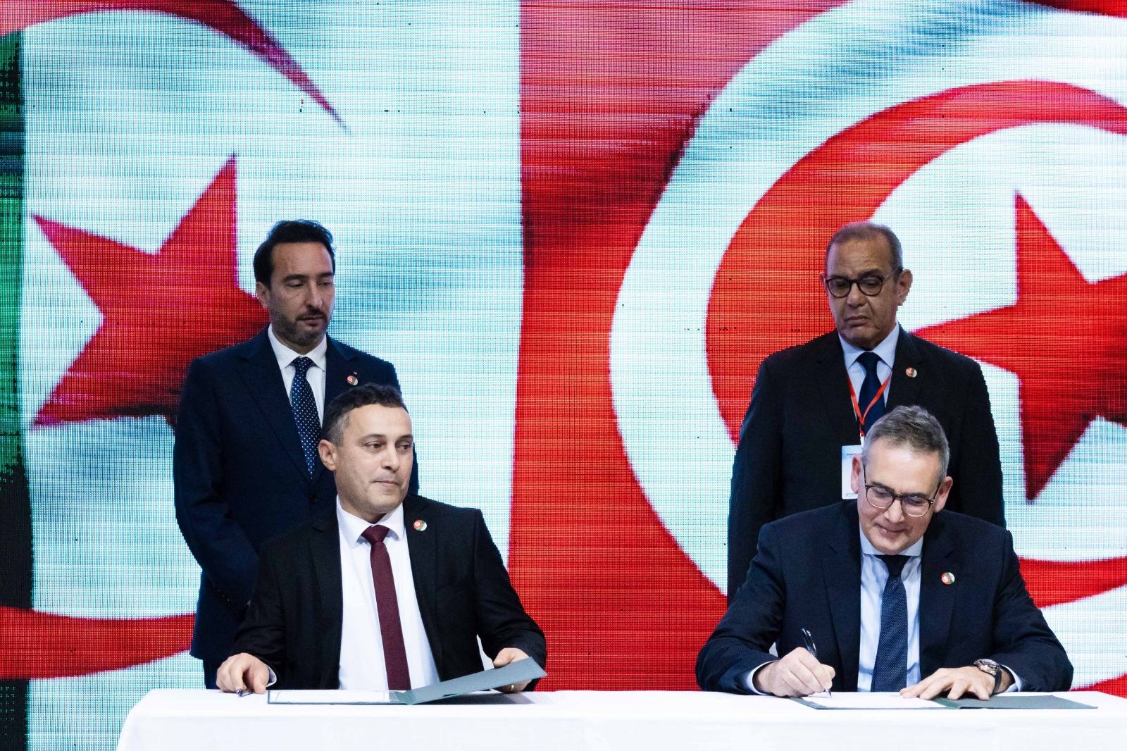 توقيع سبع اتفاقيات شراكة بين مؤسّسات تونسيّة وجزائريّة