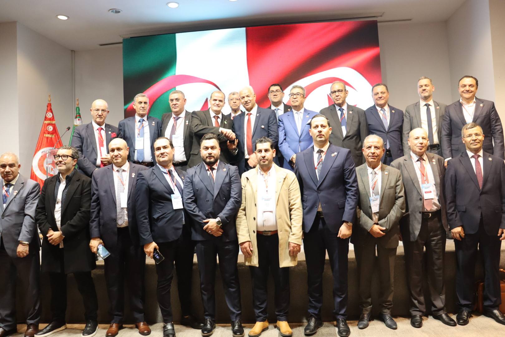  وزير التجارة وتنمية الصادرات ووزير التجارة الخارجية وترقية الصادرات الجزائري يشرفان على اختتام المنتدى الاقتصادي التونسي الجزائري 