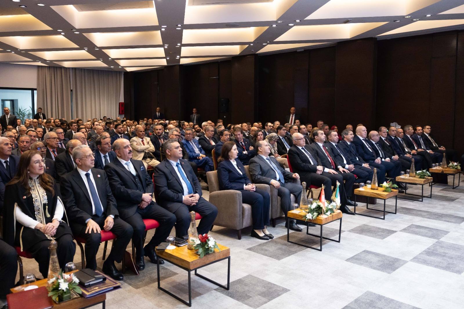 في اختتام المنتدى الاقتصادي التونسي الجزائري ..وزير التجارة يؤكد ضرورة إحداث نقلة نوعية ثنائية نحو السوق الإفريقية