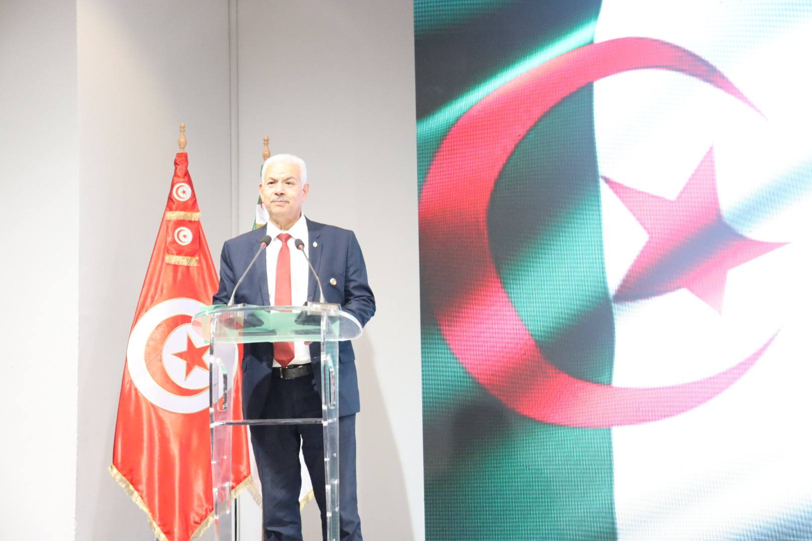 في اختتام المنتدى الاقتصادي التونسي الجزائري ..وزير التجارة يؤكد ضرورة إحداث نقلة نوعية ثنائية نحو السوق الإفريقية