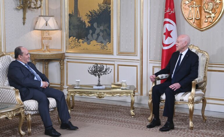 Tunisie–Algérie : Kaïs Saïed reçoit le Premier ministre Sifi Ghrieb et appelle à renforcer le travail commun