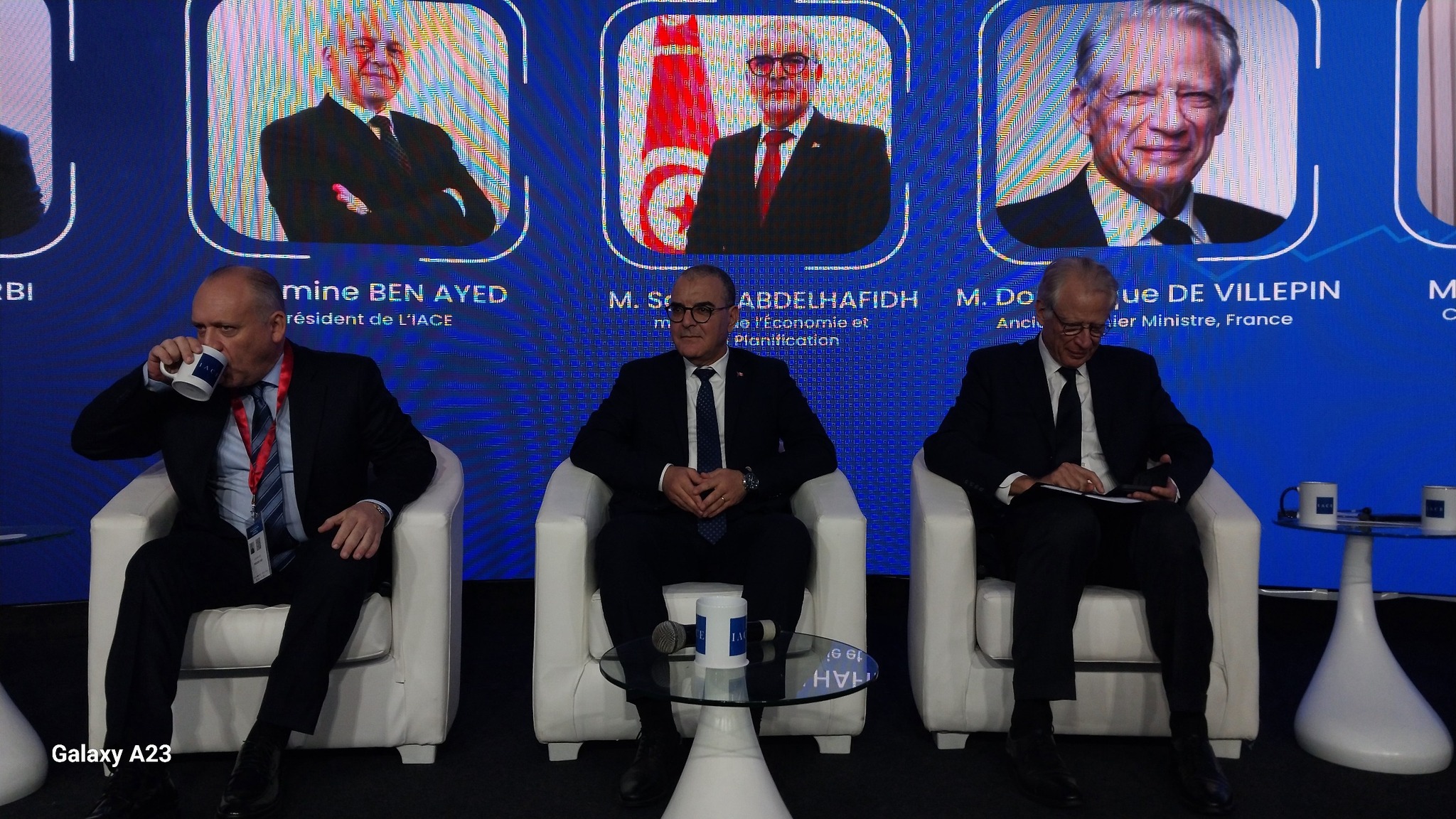 وزير الاقتصاد لاذاعة المنستير: نسبة النمو بلغت 2.4بالمائة ..وهذه اجراءات الحكومة لدعم الاستثمار