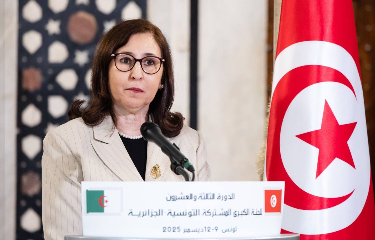 رئيسة الحكومة تدعو إلى مزيد العمل على بناء شراكة إستراتيجية شاملة بين تونس والجزائر