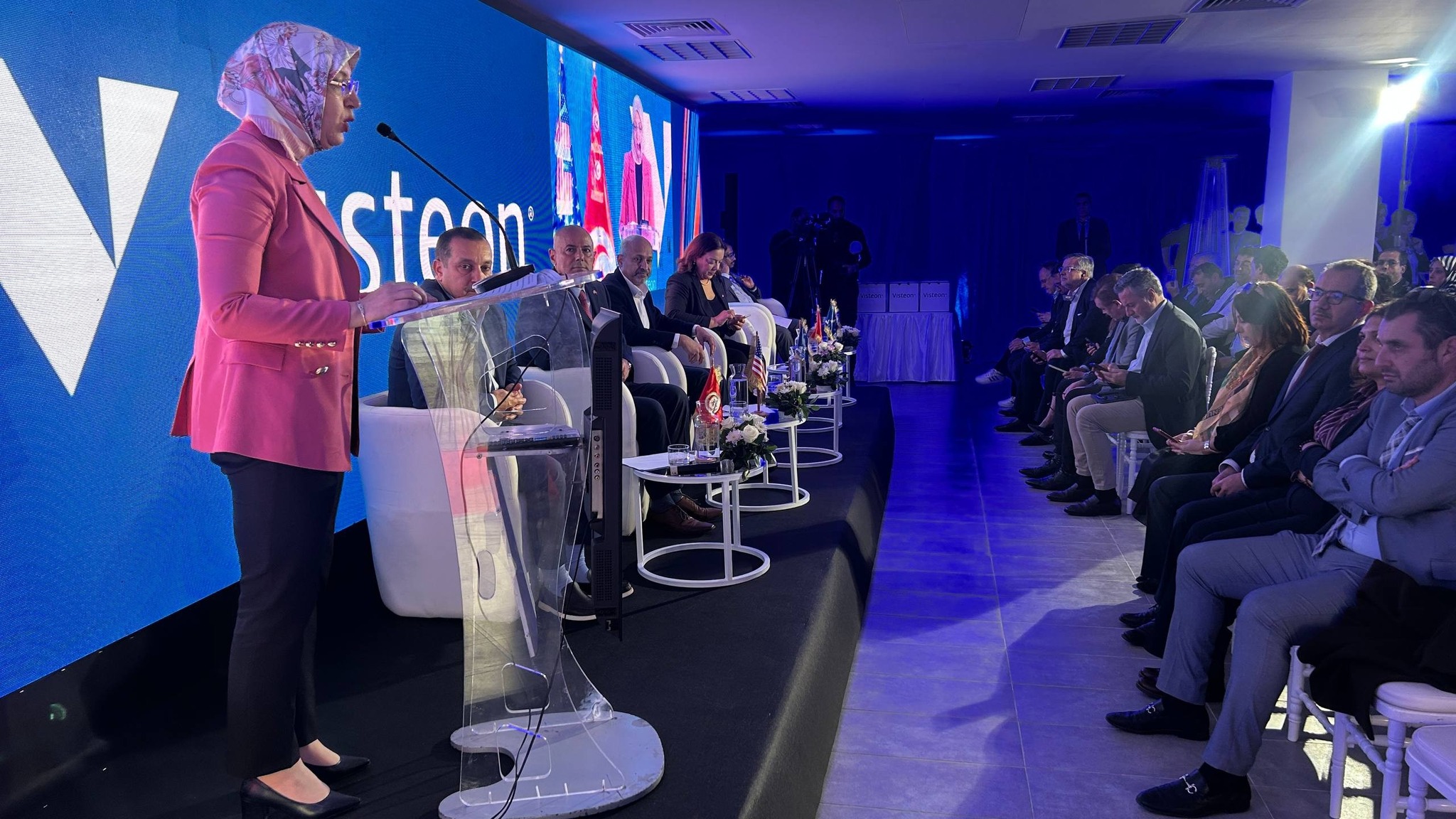 تدشين مركز البحث والتجديد لشركة Visteon لصناعة مكونات السيارات "