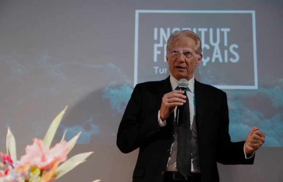 رئيس الوزراء الفرنسي الأسبق دومينيك دوفيلبان: ’’نحو إعادة النظر والبحث عن أاشكال جديدة للتعاون بين تونس وأوروبا’’