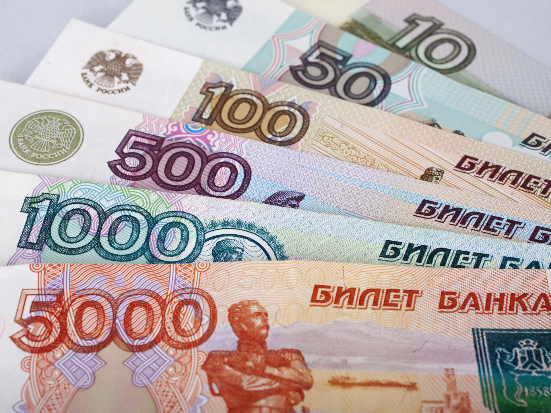 الاتحاد الأوروبي يوافق على تجميد الأصول الروسية لأجل غير مسمى