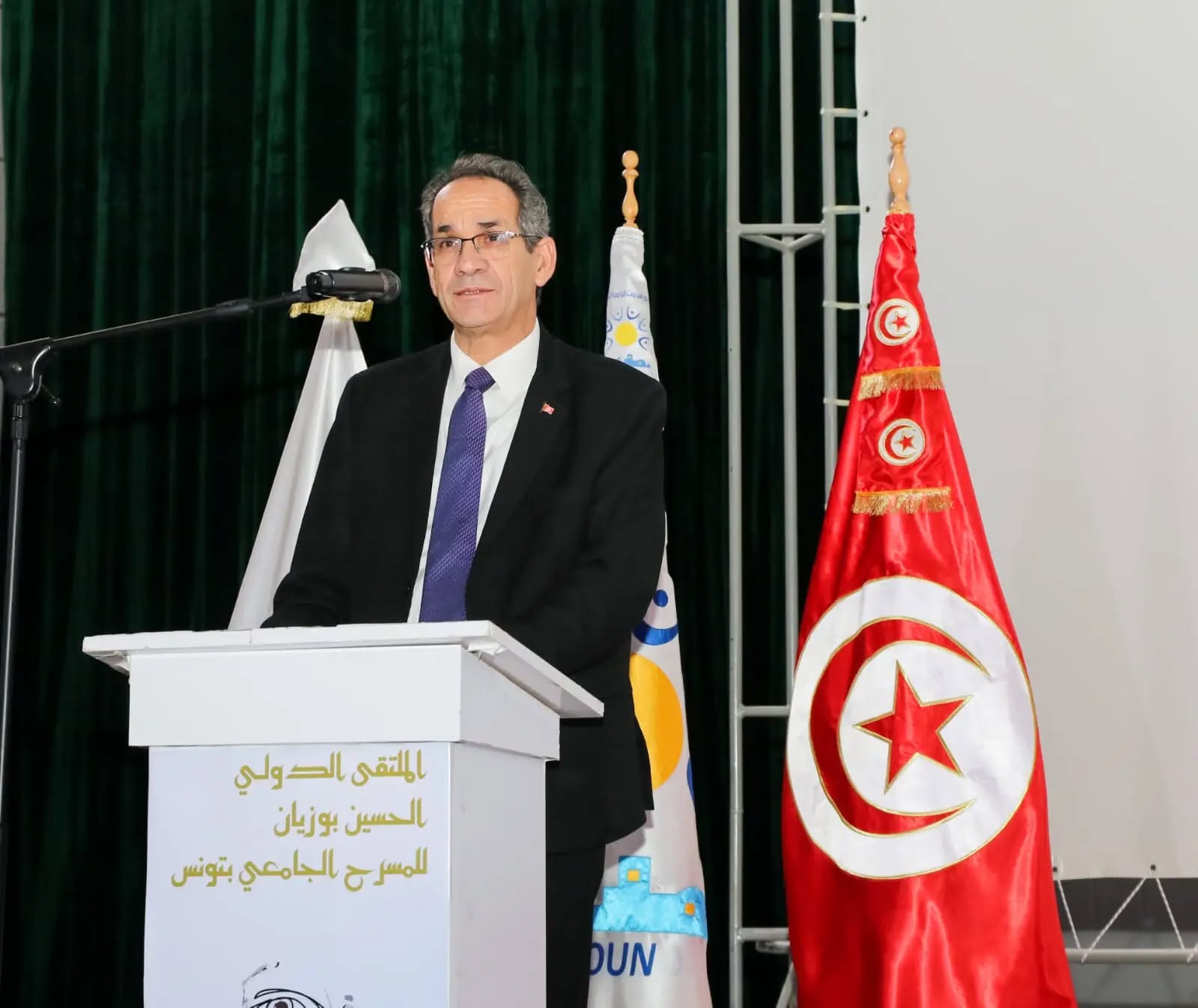 وزير التعليم العالي والبحث العلمي يشرف على افتتاح الدورة الثانية للملتقى الدولي "حسين بوزيان" للمسرح الجامعي